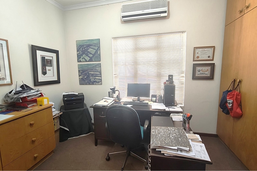 5 Bedroom Property for Sale in Piketberg Western Cape
